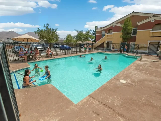 Sunrise Apartments Swimming Pool